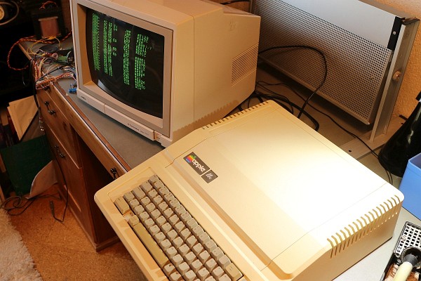 APPLE //e
