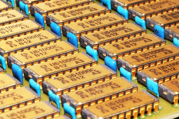 U61000C 1Mbit RAM der DDR