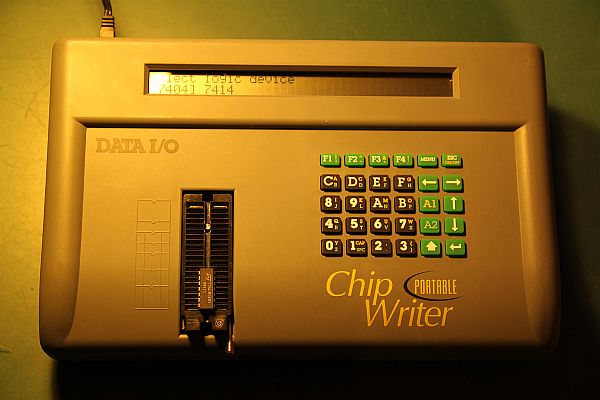 DATA I/O CHIPWRITER PORTABLE